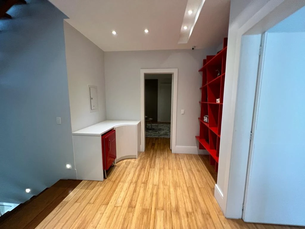 Furnished 700 m² house with 4 en-suites and 4 parking — photo 40
