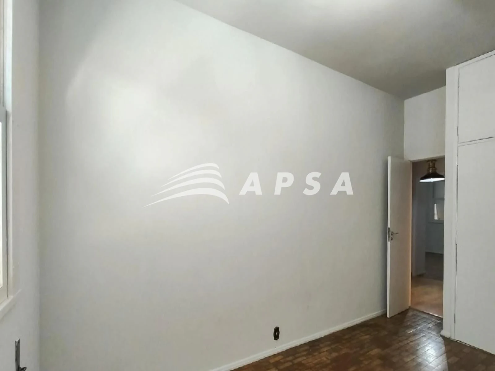 128 m² unfurnished apartment with 4 bedrooms and closed kitchen — photo 24