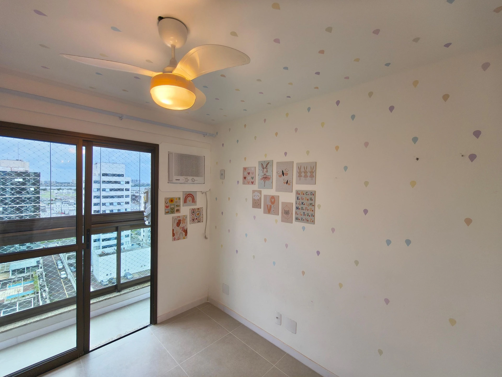 Floor-to-ceiling windows in a 3-bedroom apartment, 140 m² — photo 16
