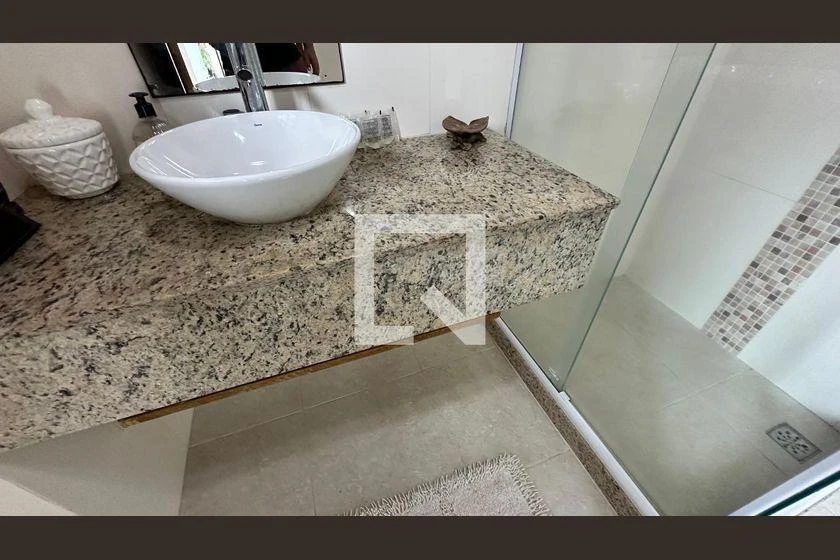 Casa com 5 quartos e cozinha aberta de 300 m² — photo 48