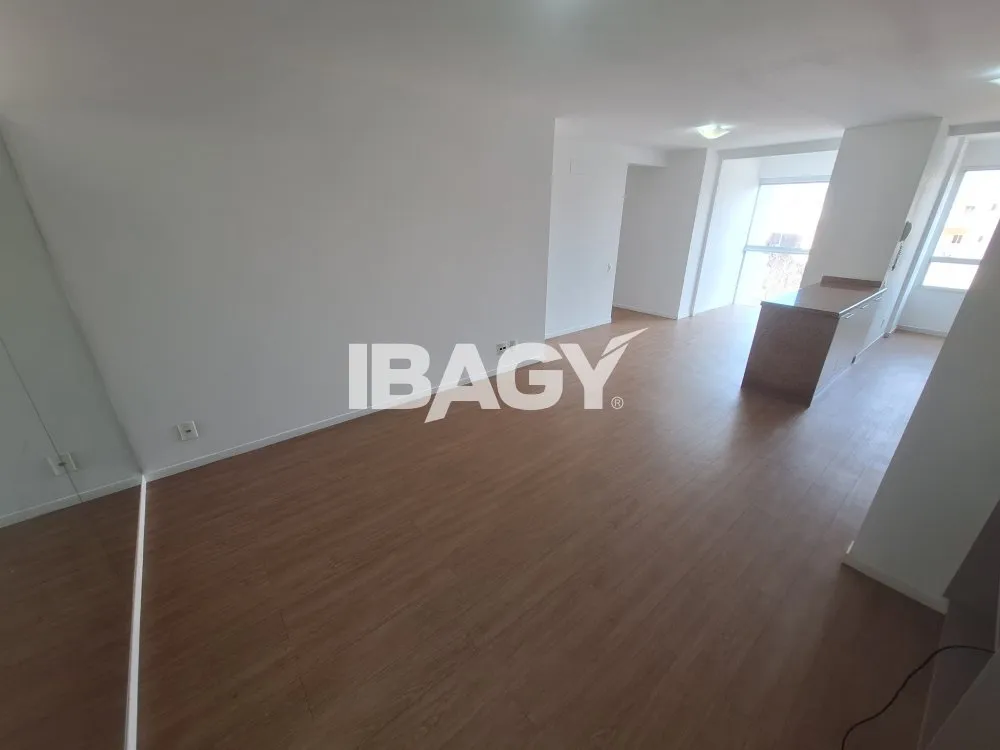 Modern apartment with 3 bedrooms and open kitchen