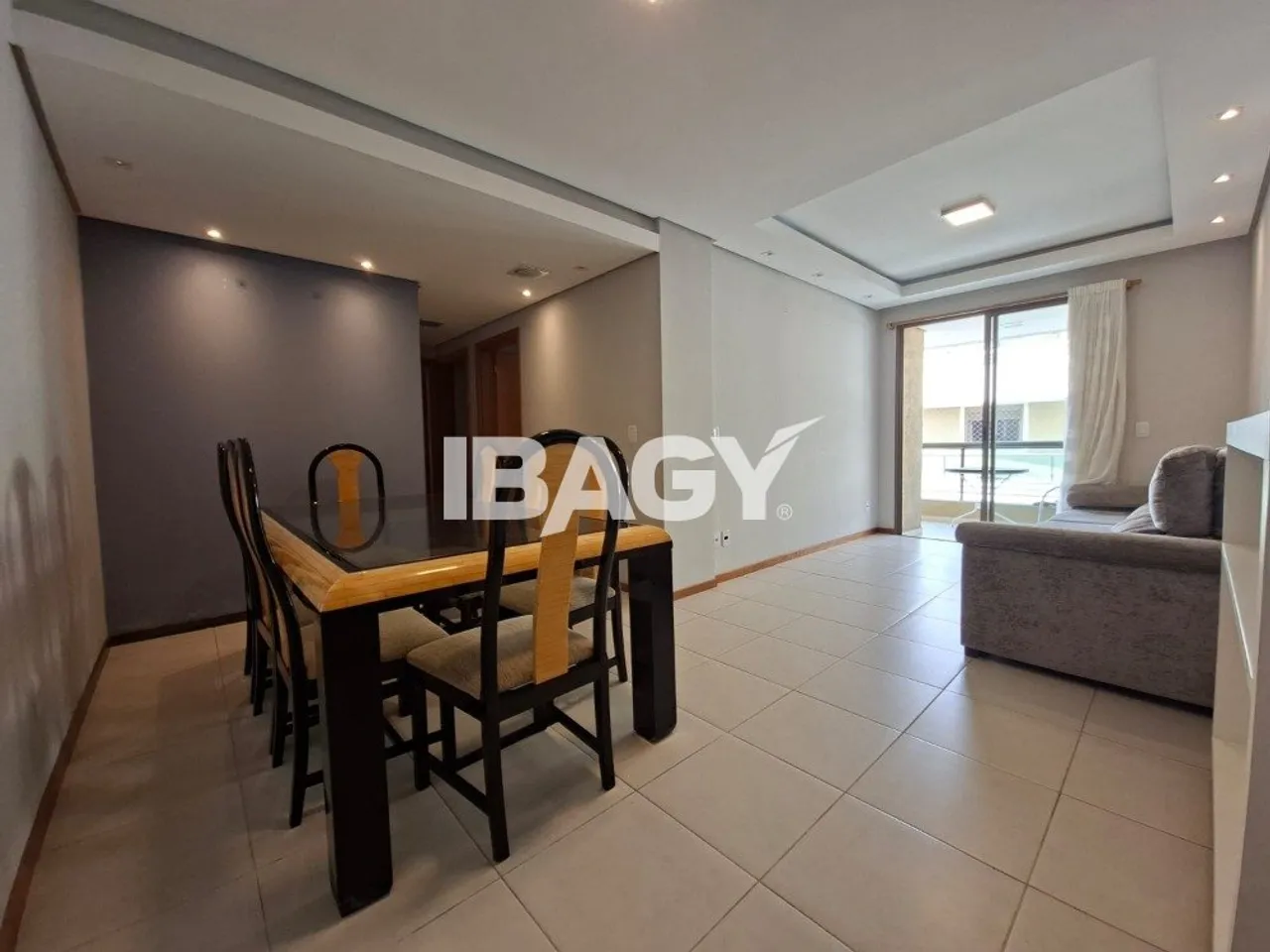 Furnished apartment, 100 m², with a grill on the balcony — photo 17