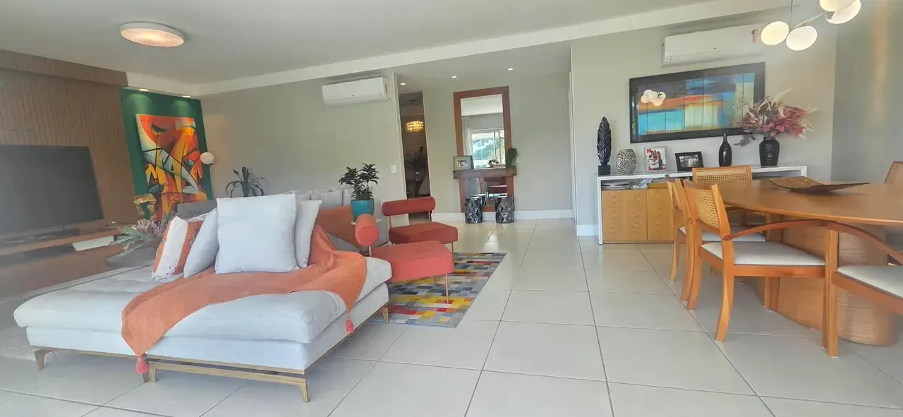 Furnished apartment, 227 m², with a home office