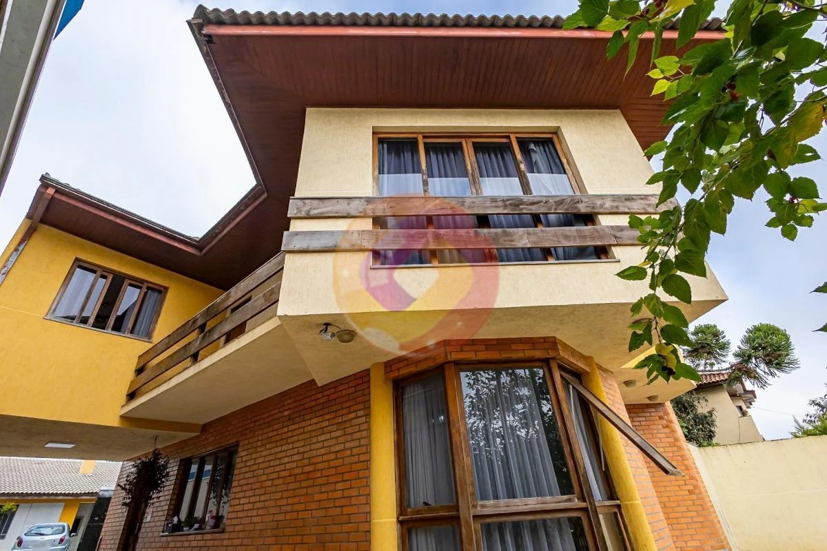 3-bedroom house with a washing machine in Curitiba — photo 31