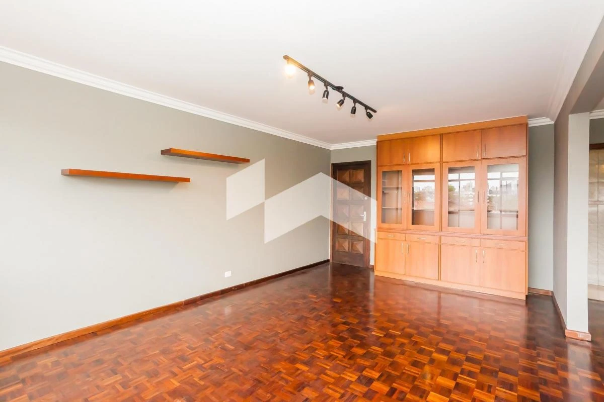 Apartment, 152 m², with wood or laminate floors — photo 7
