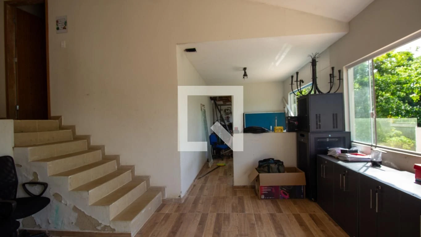 Furnished house with 5 bedrooms and 6 parking spaces — photo 40