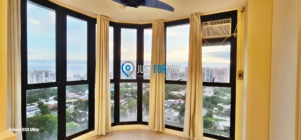 3-bedroom apartment with 4 baths and balcony — photo 33