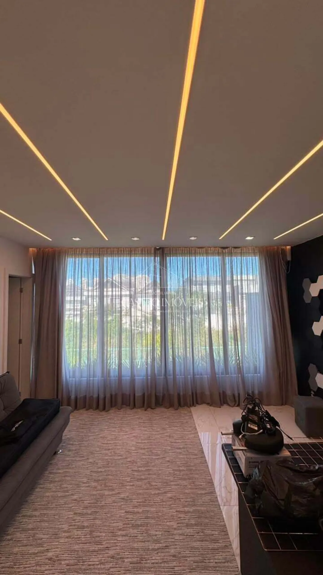 540 m² triplex house with 4 en-suite bedrooms — photo 32