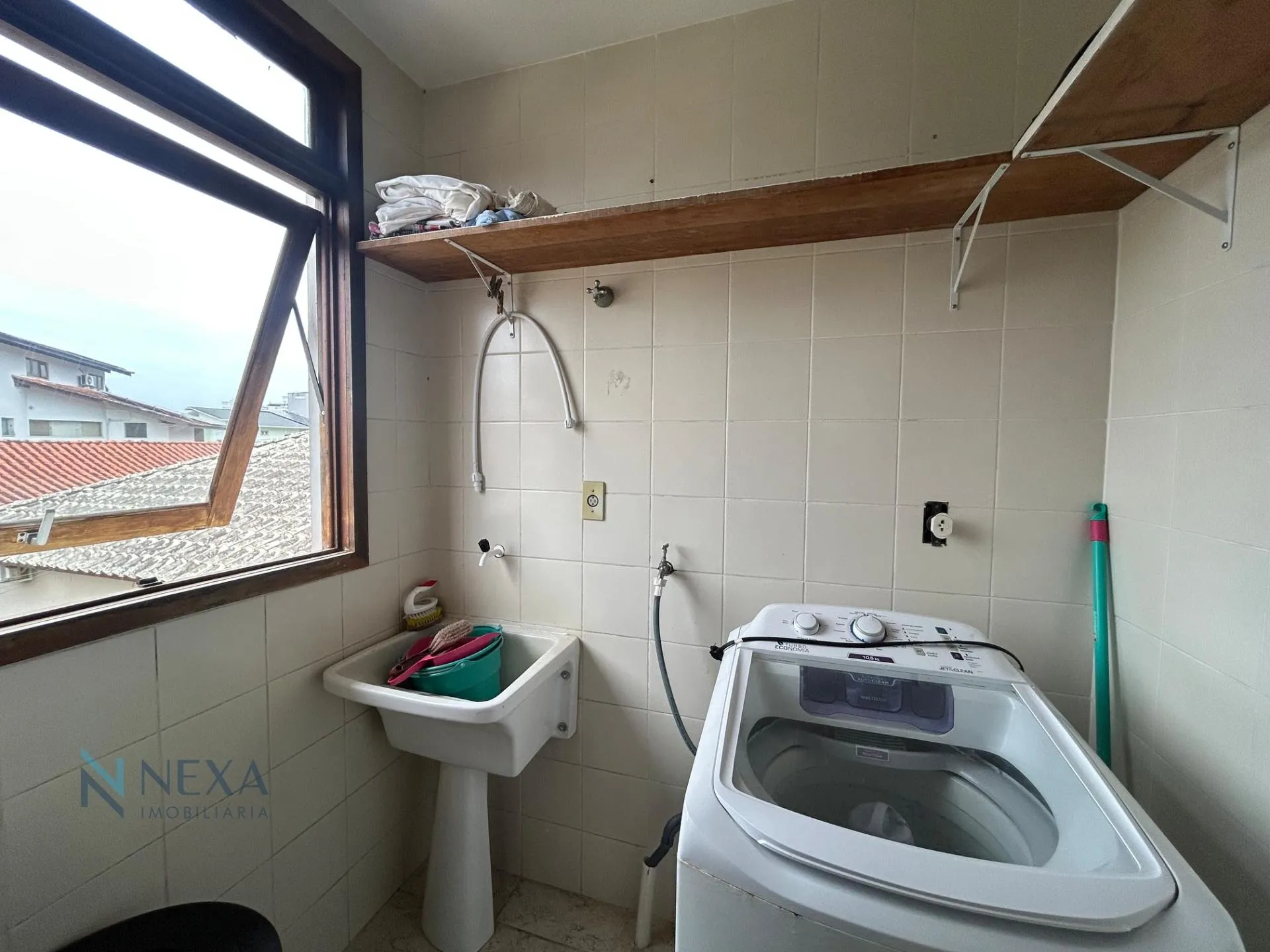 Затишний будинок 200 м² з 4 спальнями та балконом — photo 2