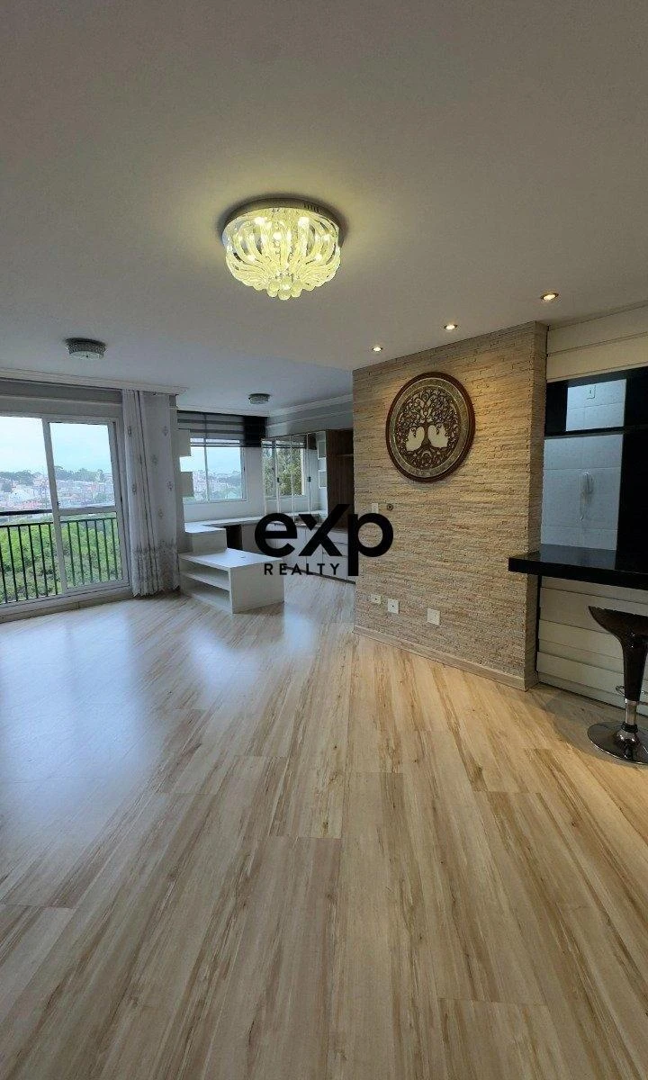 2-bedroom apartment with a home office