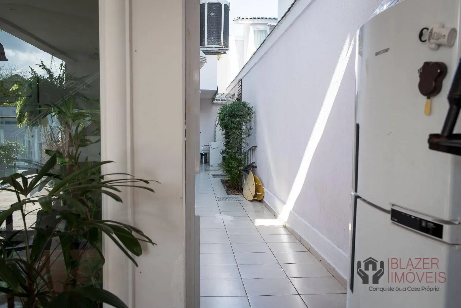 Furnished 4-bedroom house with 354 m² and 5 baths — photo 20