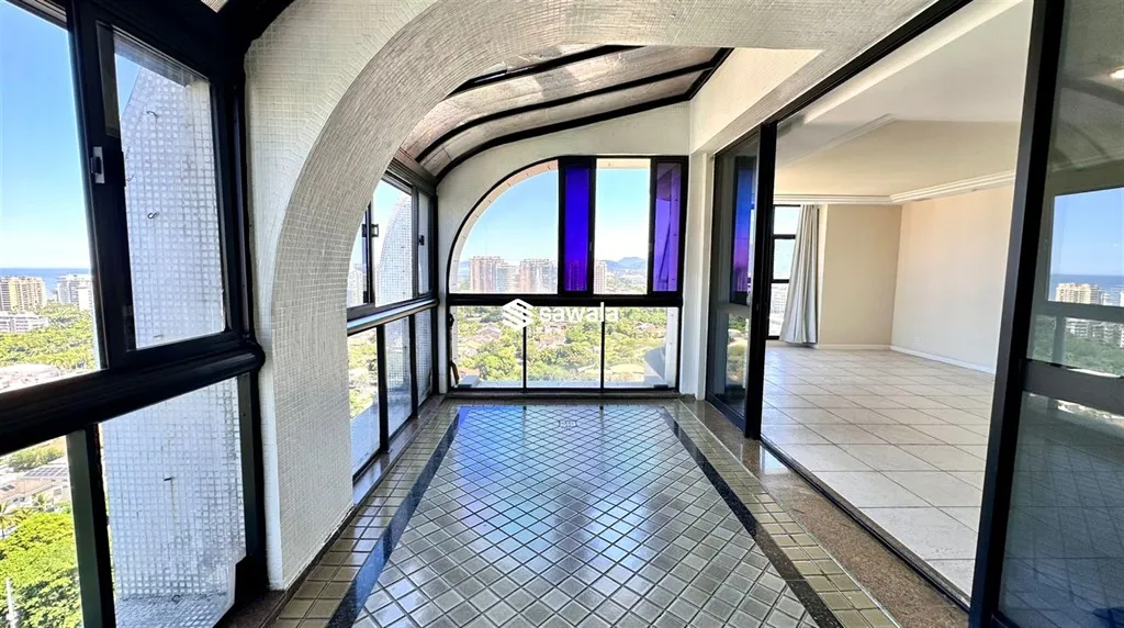 210 m² apartment with 3 bedrooms and 5 bathrooms — photo 4