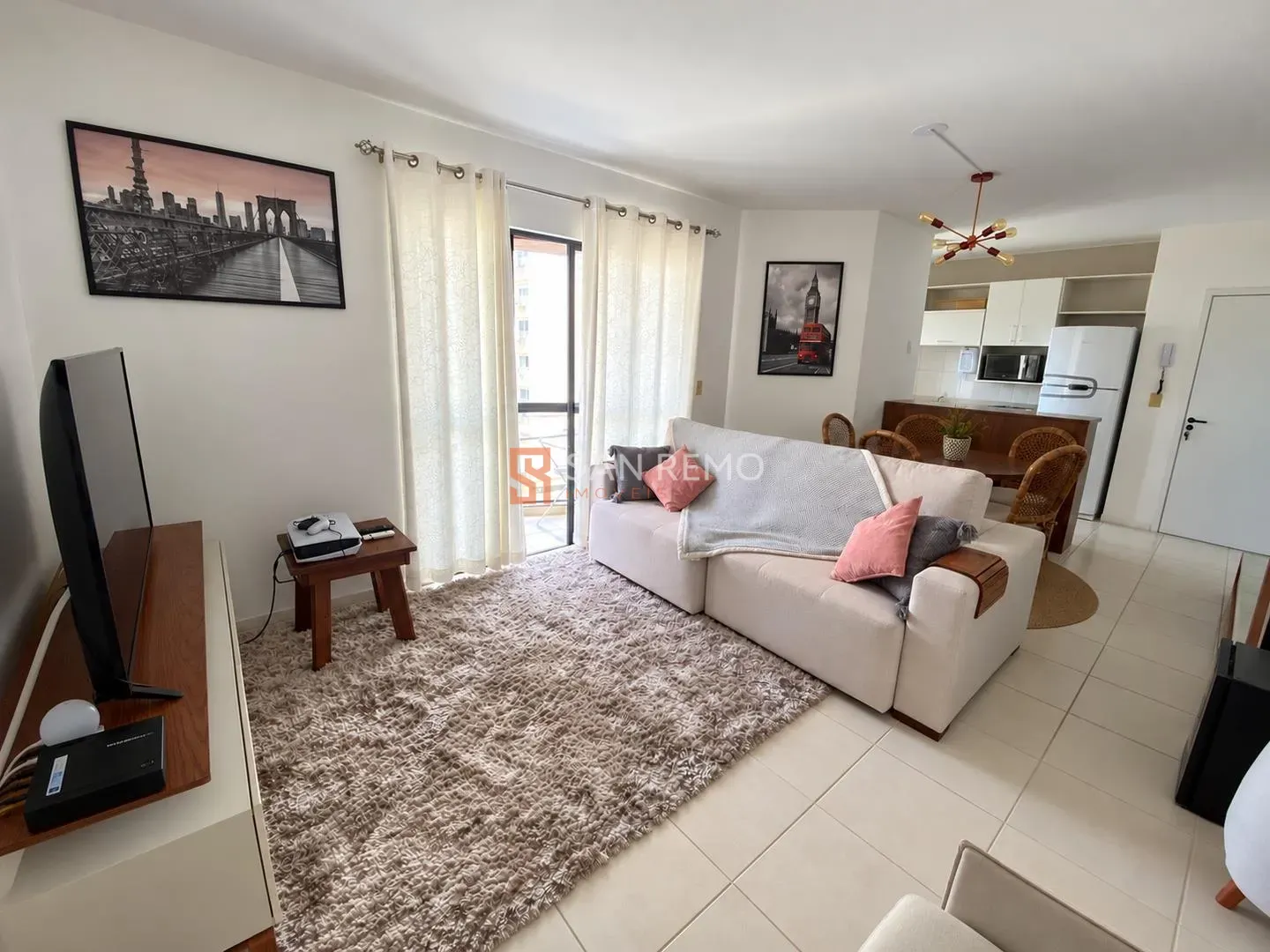 2-bedroom apartment with a washing machine