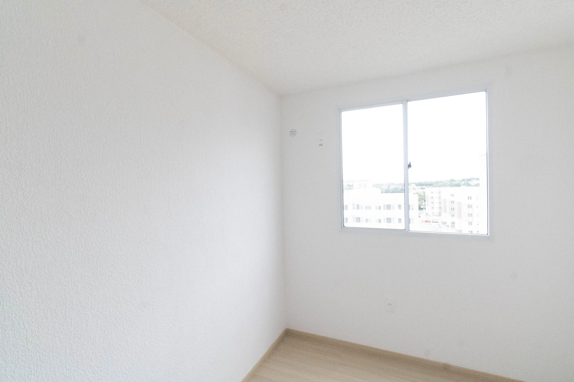 2-bedroom apartment in a building with a gym — photo 8
