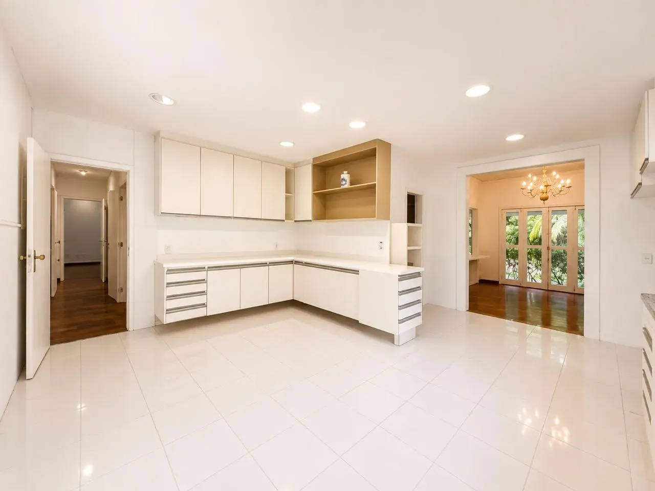 Casa para locação 647 m² com 5 quartos e 2 suítes