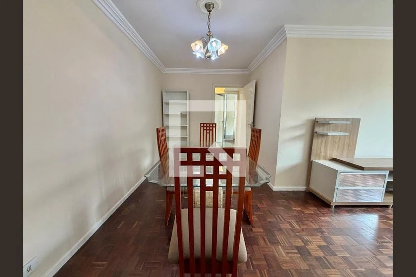 2-bedroom apartment with wood floors in the living room — photo 5