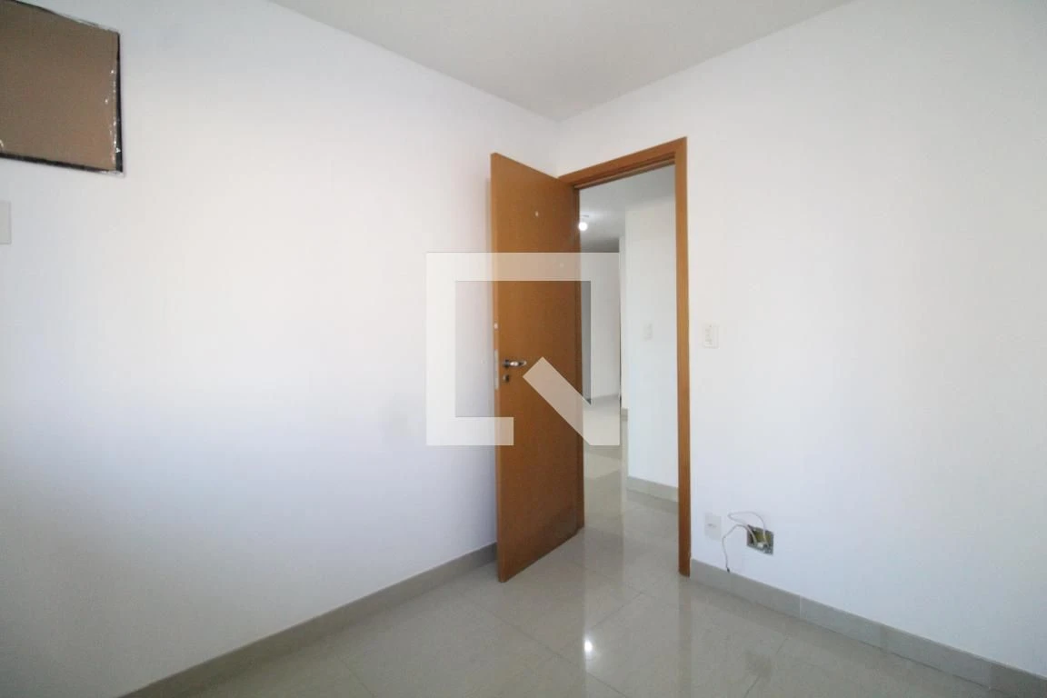 Apartamento sem mobília com varanda e 3 quartos — photo 36