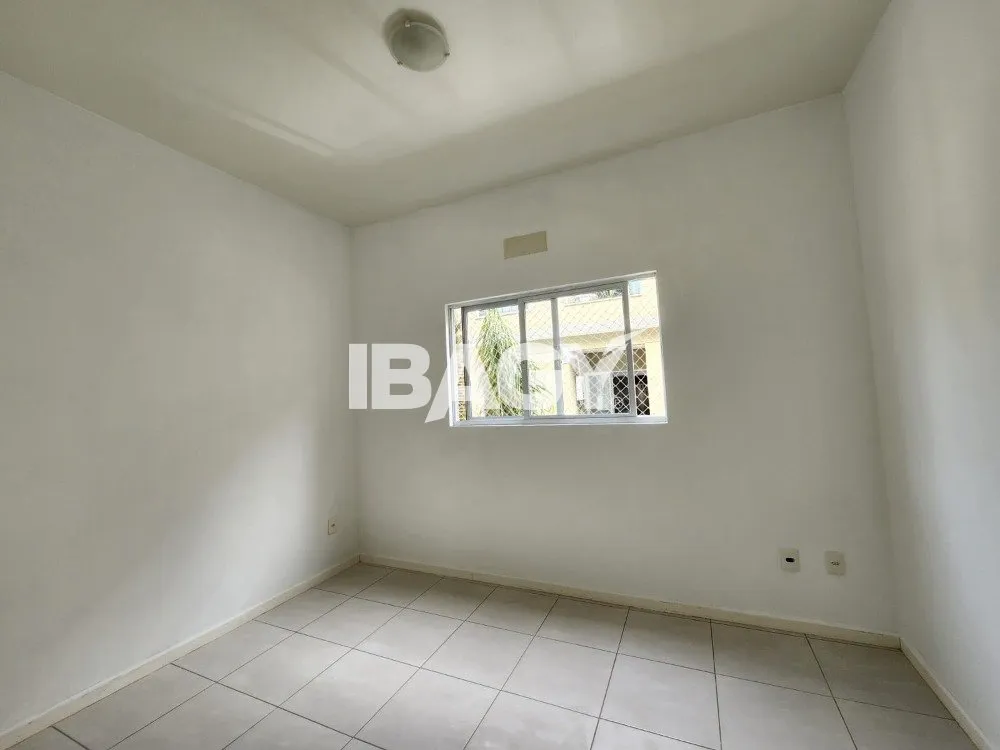 2-bedroom apartment with a mountain view — photo 12