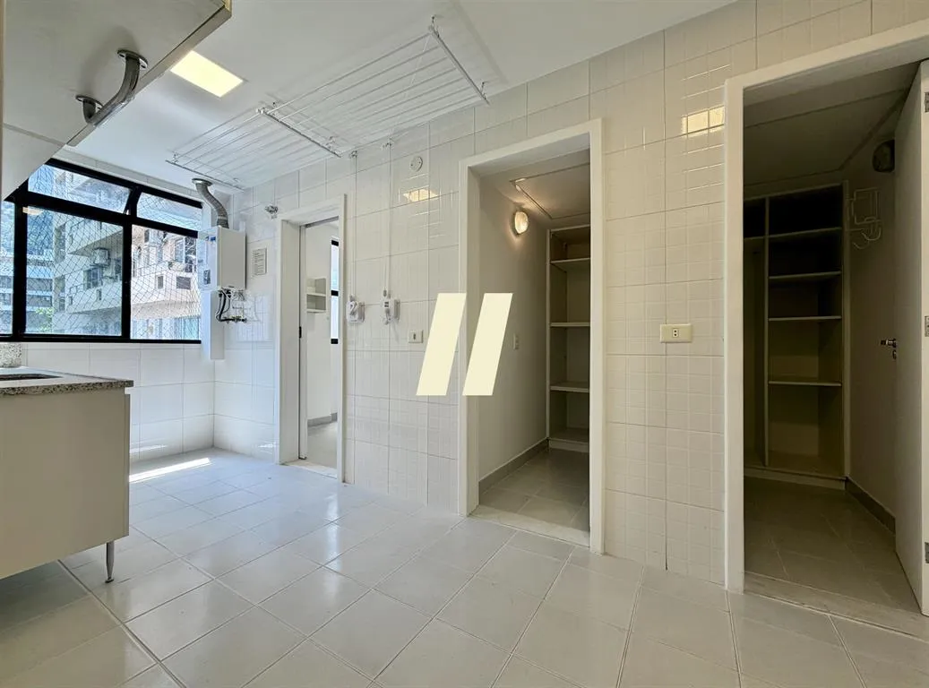 3-bedroom apartment with a bathtub in Rio de Janeiro — photo 23