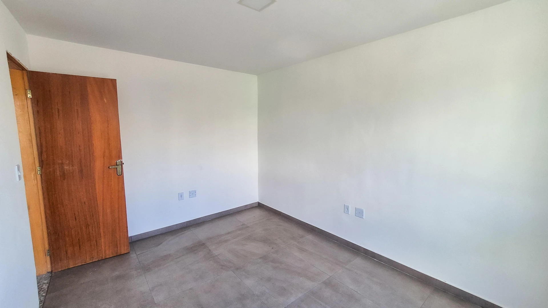 Apartment with 2 bedrooms and a balcony with grill — photo 9