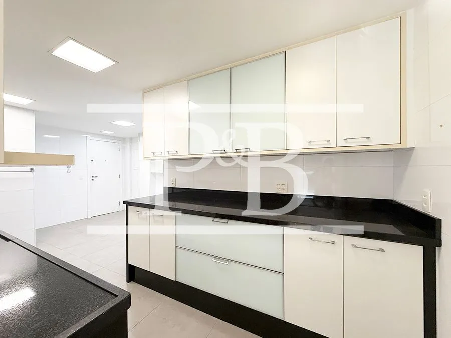 4-bedroom apartment, all with their own bathrooms, 289 m² — photo 2