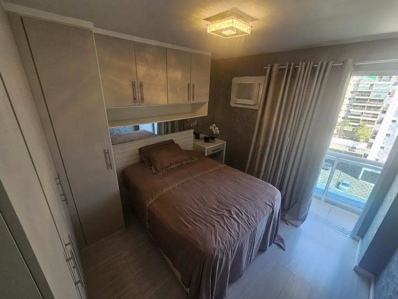 Apartamento com 5 quartos e 5 banheiros em 215 m² — photo 22