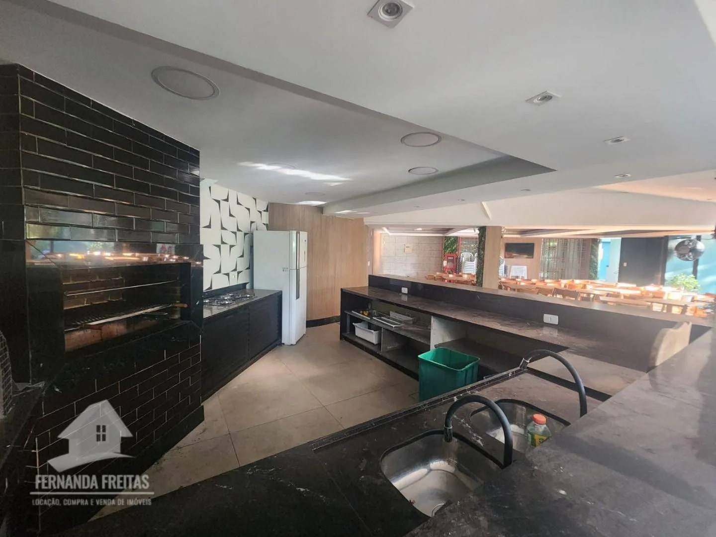 4-bedroom apartment with enclosed balcony and private garden — photo 88