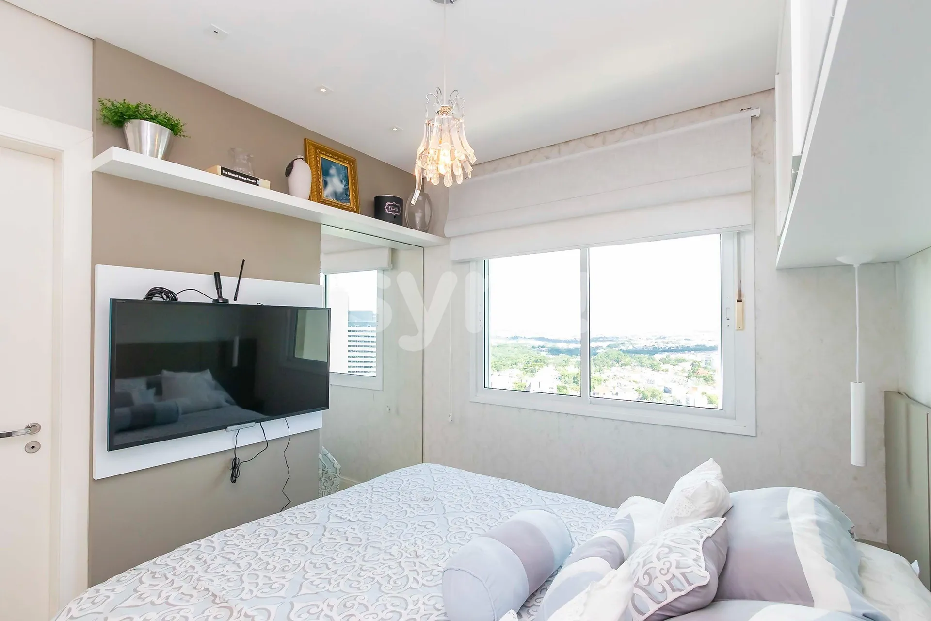 Furnished 3-bedroom apartment with open-plan kitchen 187 m² — photo 22