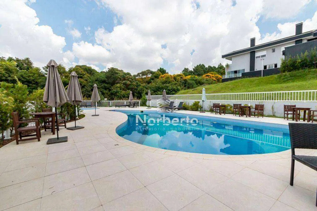 3-bedroom house with a bathtub in Curitiba — photo 16