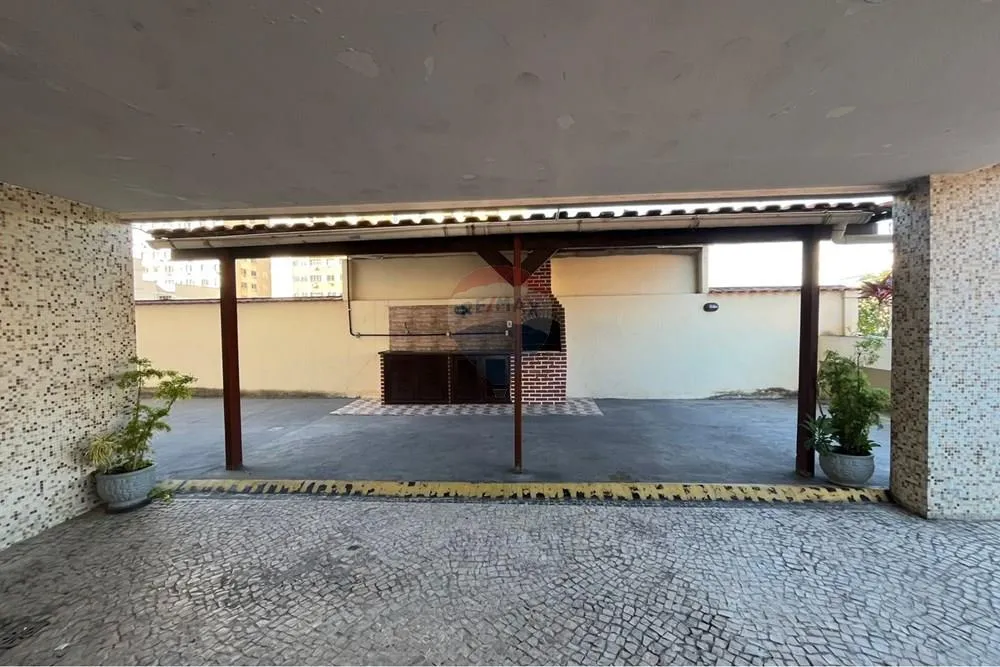 Furnished 4-bedroom apartment with 2 baths and 183 m² — photo 38