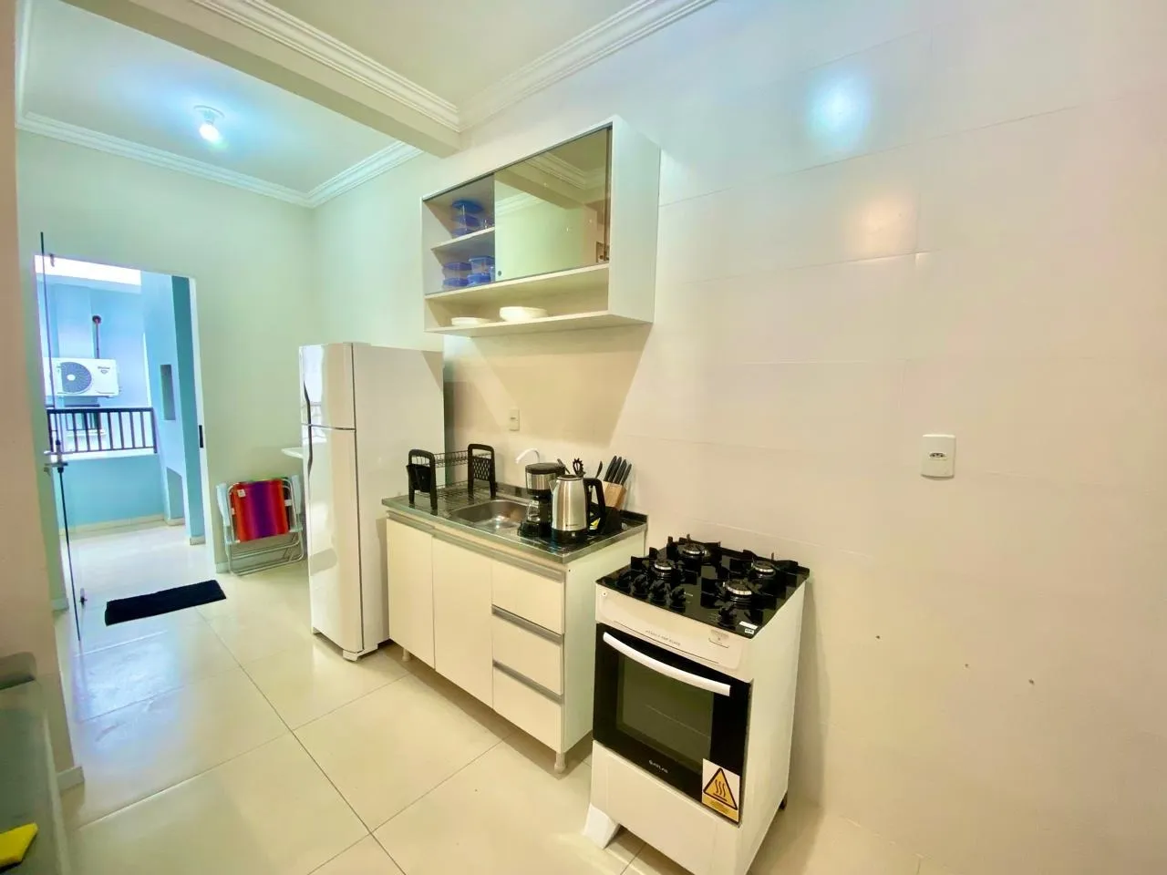 Furnished 1-bedroom apartment with open-plan kitchen — photo 20