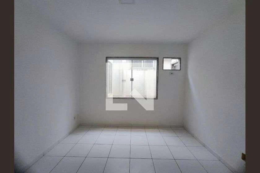 Apartamento de 1 dormitorio con balcón y cocina abierta — photo 27