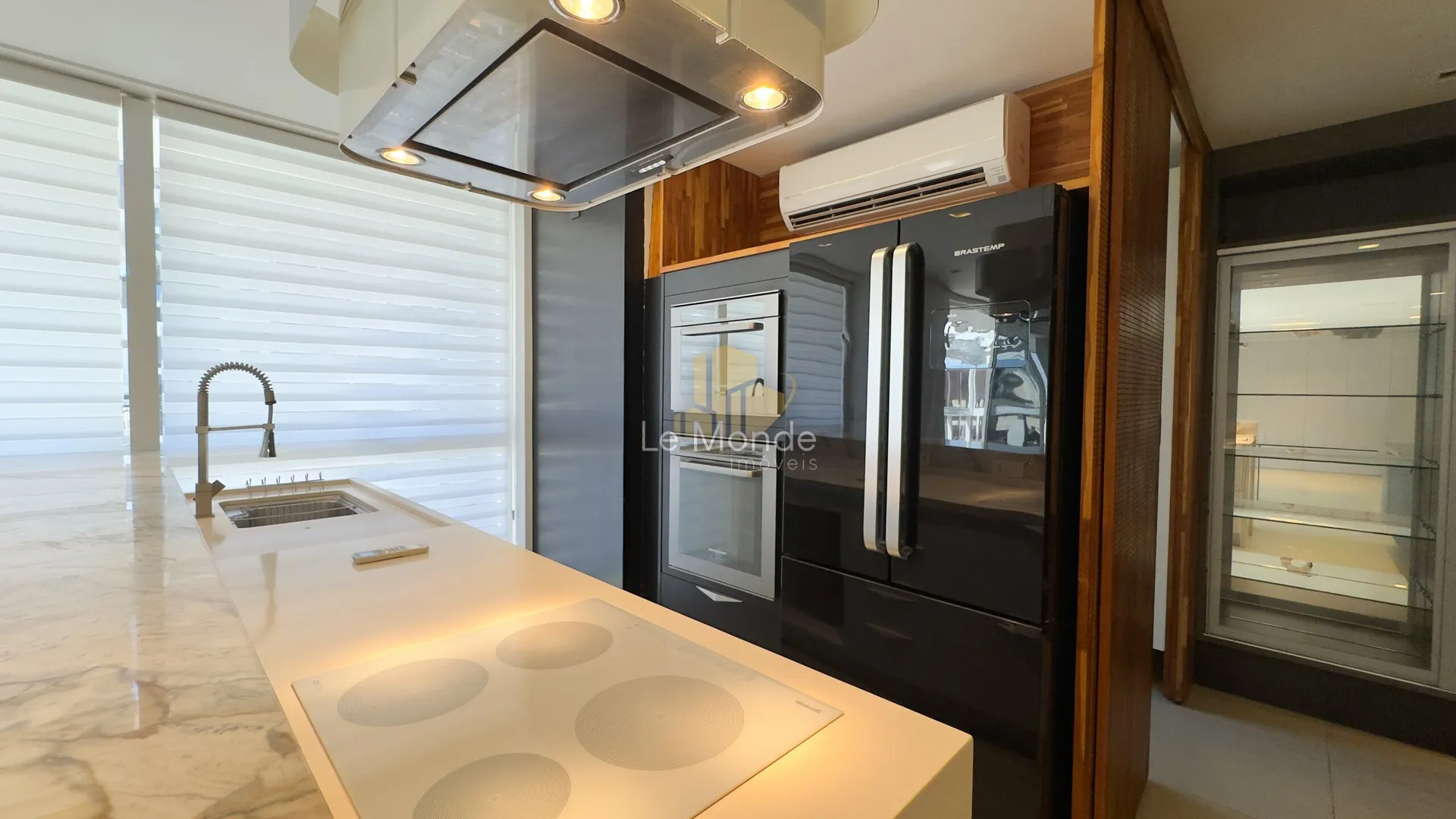 Duplex apartment with 3 bedrooms and 156 m² — photo 6