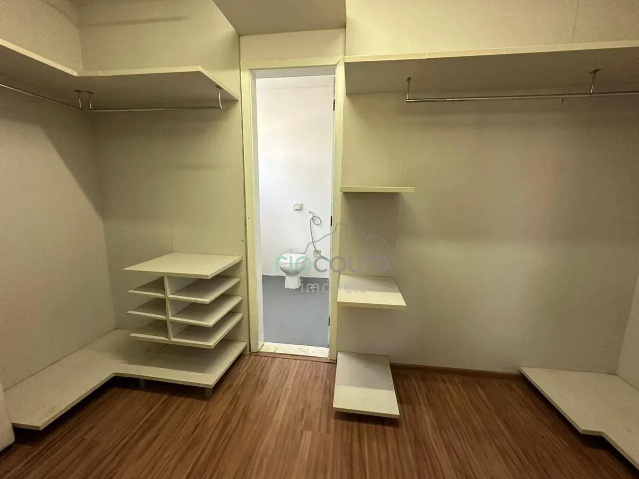 Casa com 5 quartos, 990 m² e 2 vagas, perto das janelas — photo 86