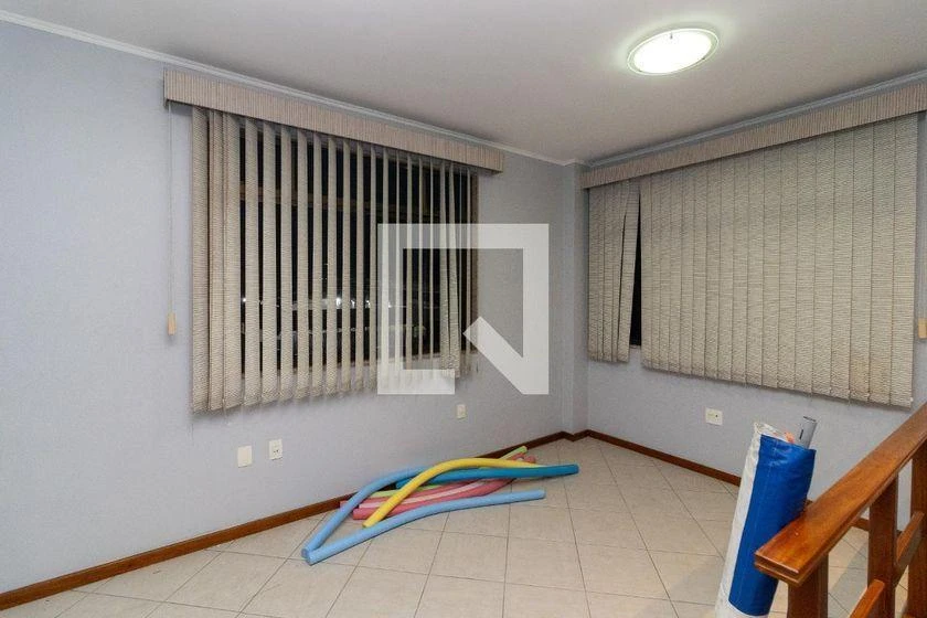 Квартира 244 м² с 4 спальнями и отдельной кухней — photo 34