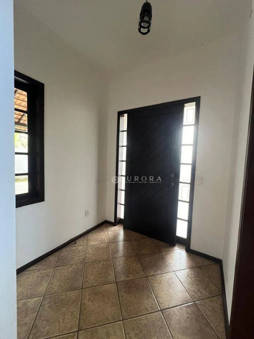 Casa de 4 dormitorios con cocina cerrada y cocina a gas — photo 33