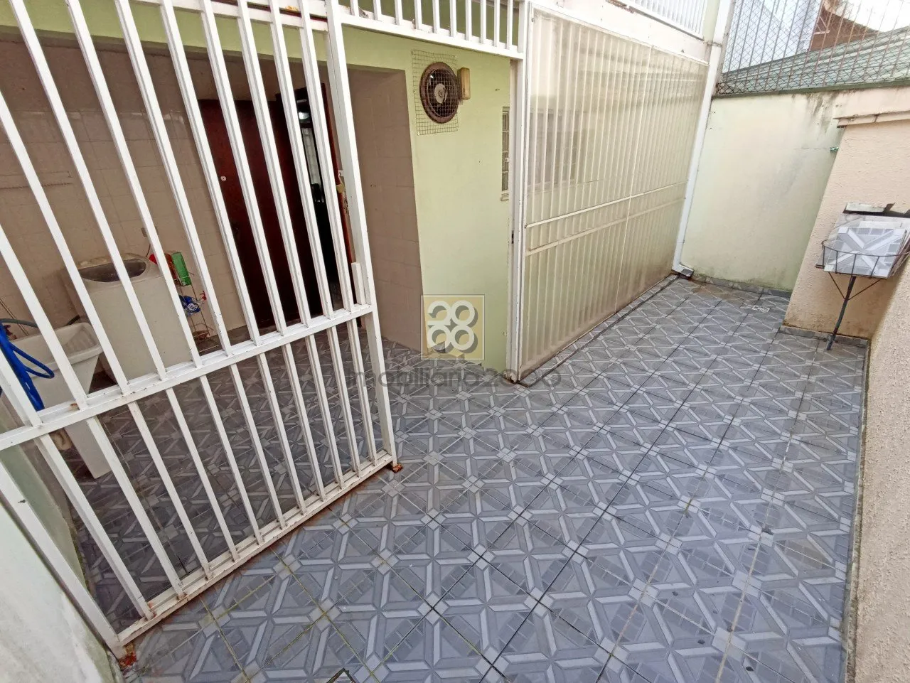 3-bedroom house with a washing machine in Curitiba — photo 23