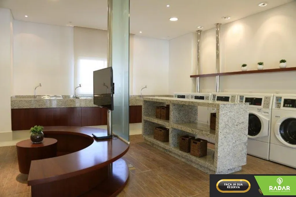 Furnished 1-bedroom apartment with open-plan kitchen — photo 18