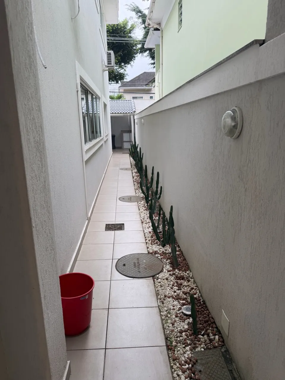 Casa, 320 m², com janelas do piso ao teto — photo 12