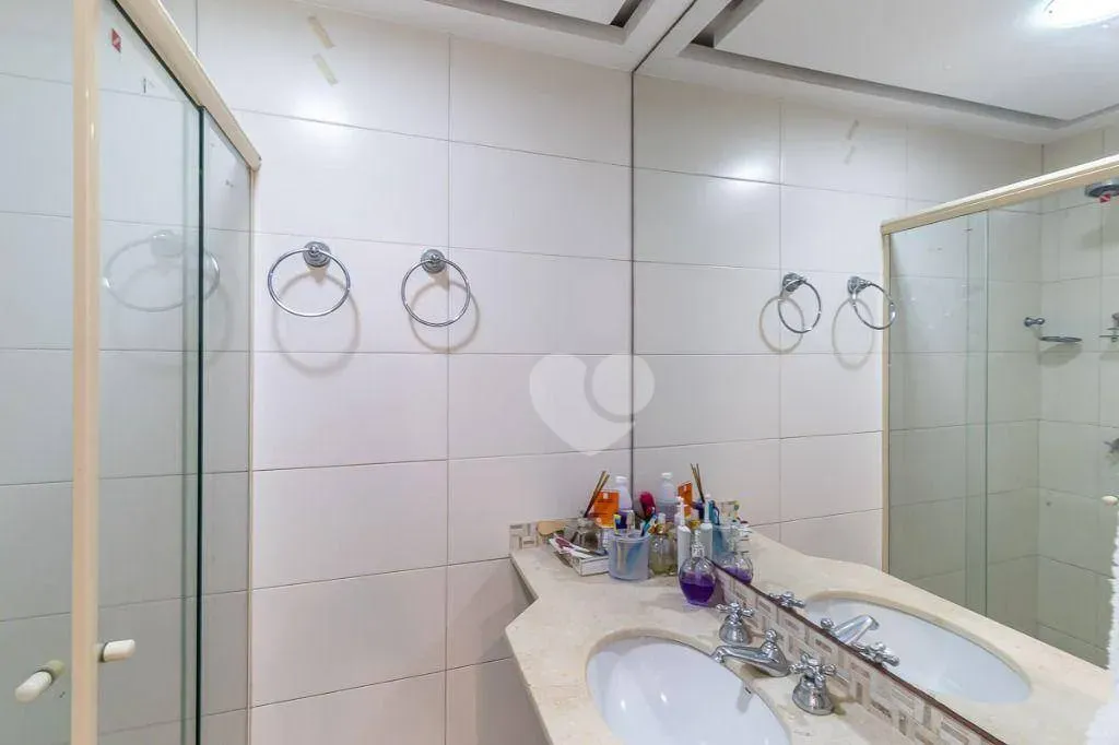 Furnished 574 m² apartment with 4 en-suite bedrooms — photo 20