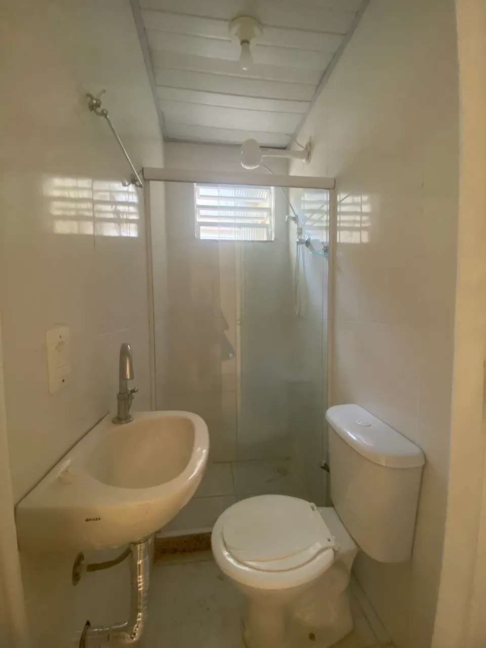 Unfurnished studio with 1 bedroom and 1 bathroom — photo 6