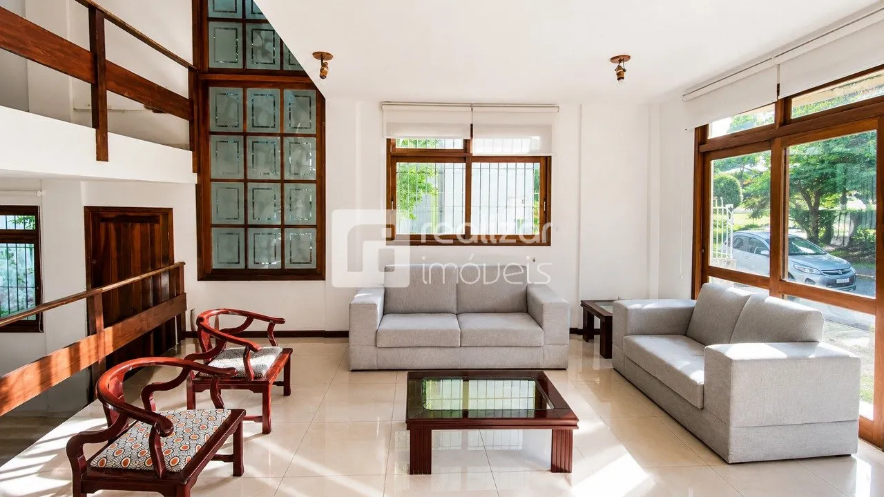 Furnished 4-bedroom house with 4 parking spaces