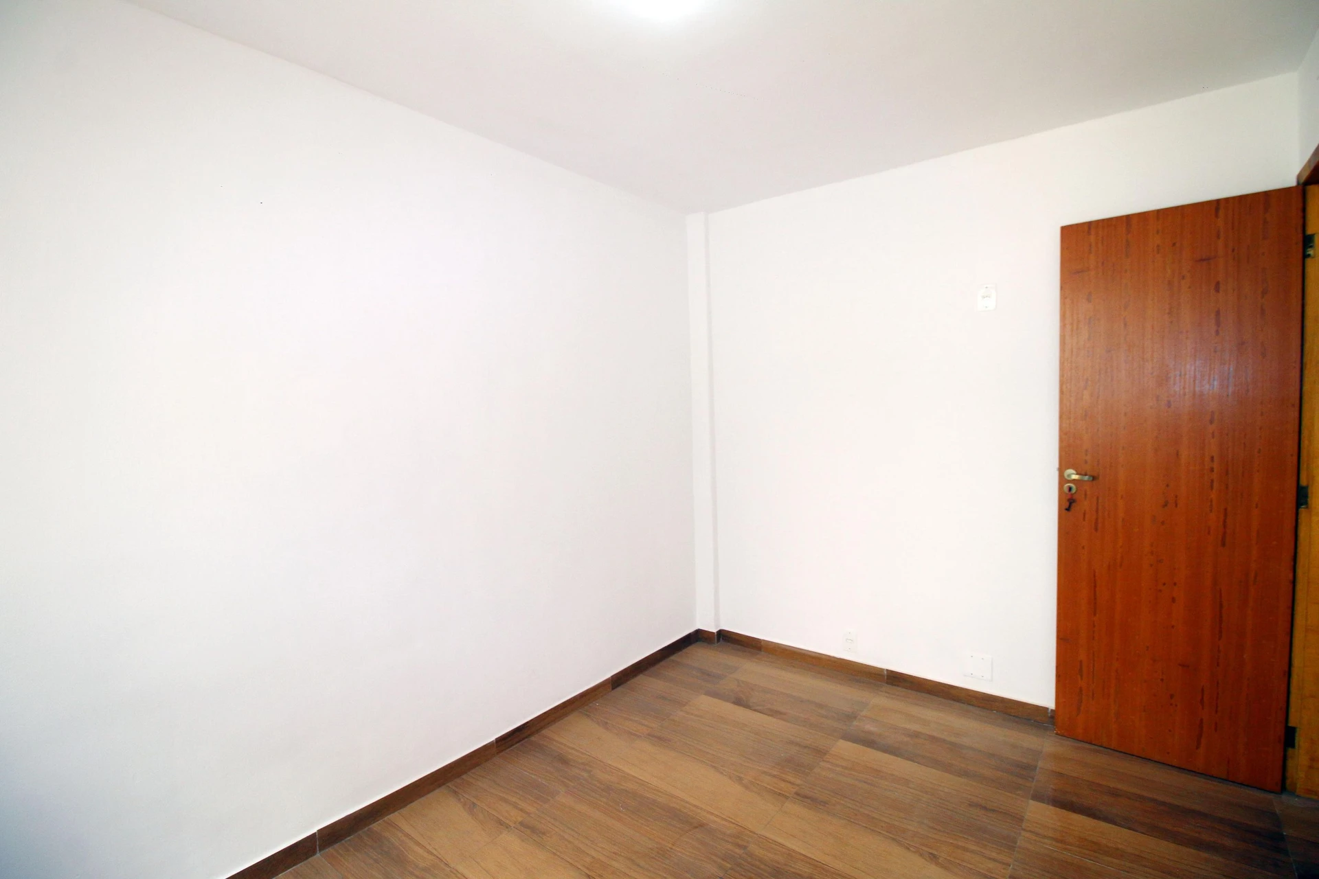 Apartment, 48 m², with wood or laminate floors — photo 20