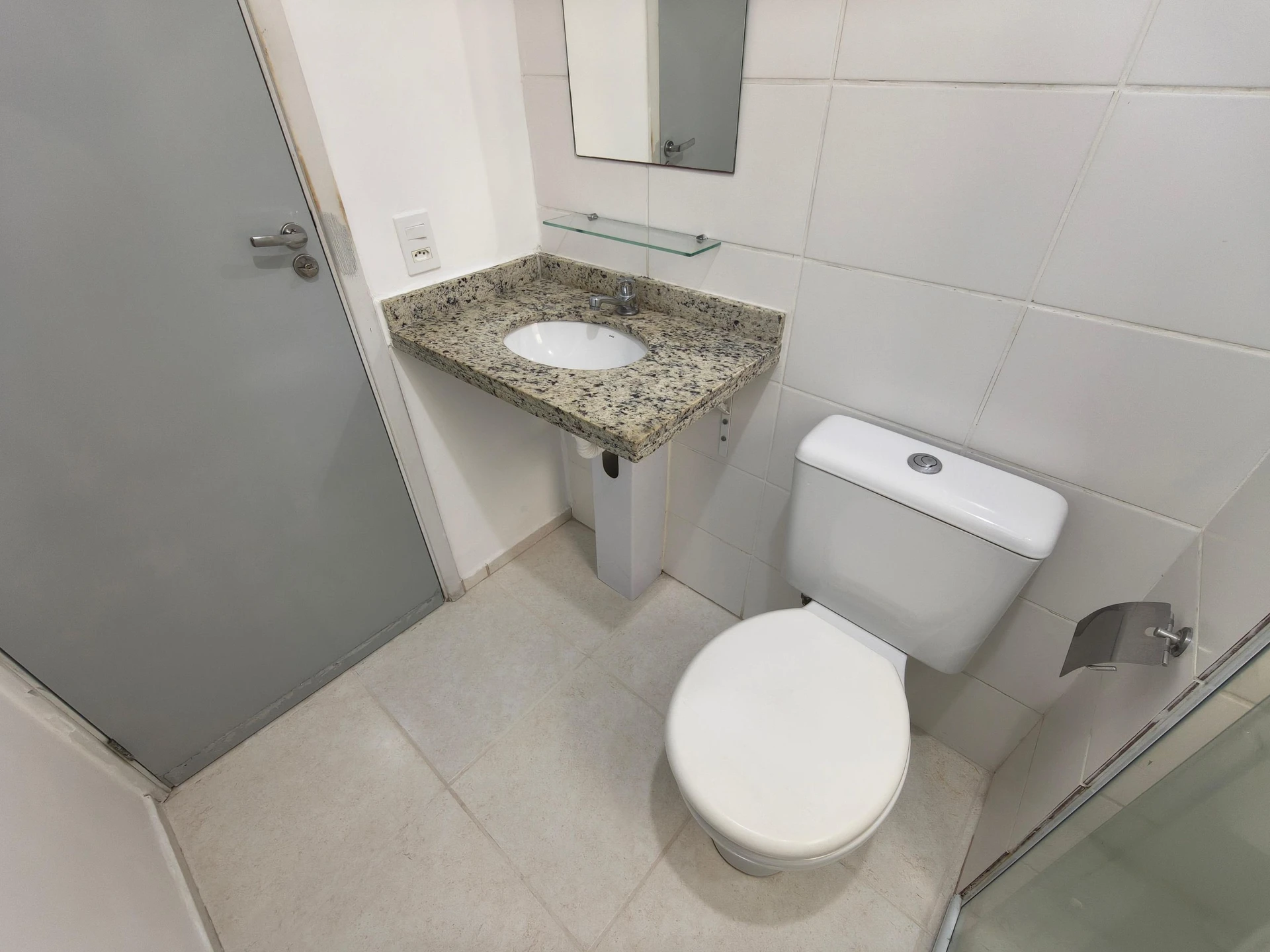 Apartamento de 2 quartos em condomínio com piscina — photo 16