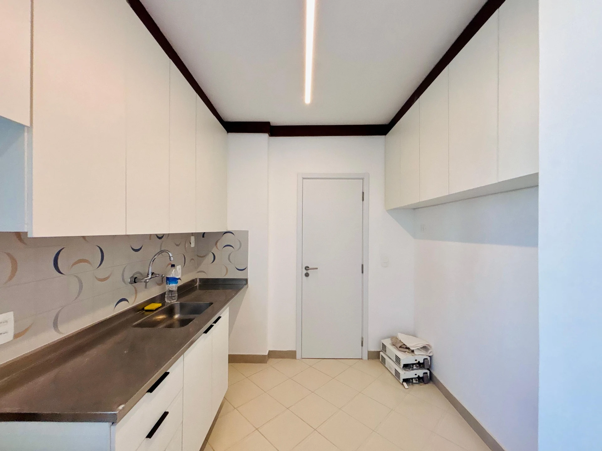 3-bedroom apartment with a mountain view — photo 2