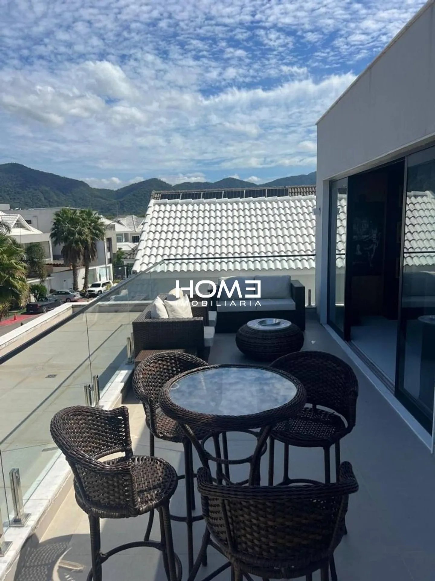 House with 4 bedrooms and 5 bathrooms mountain view — photo 8