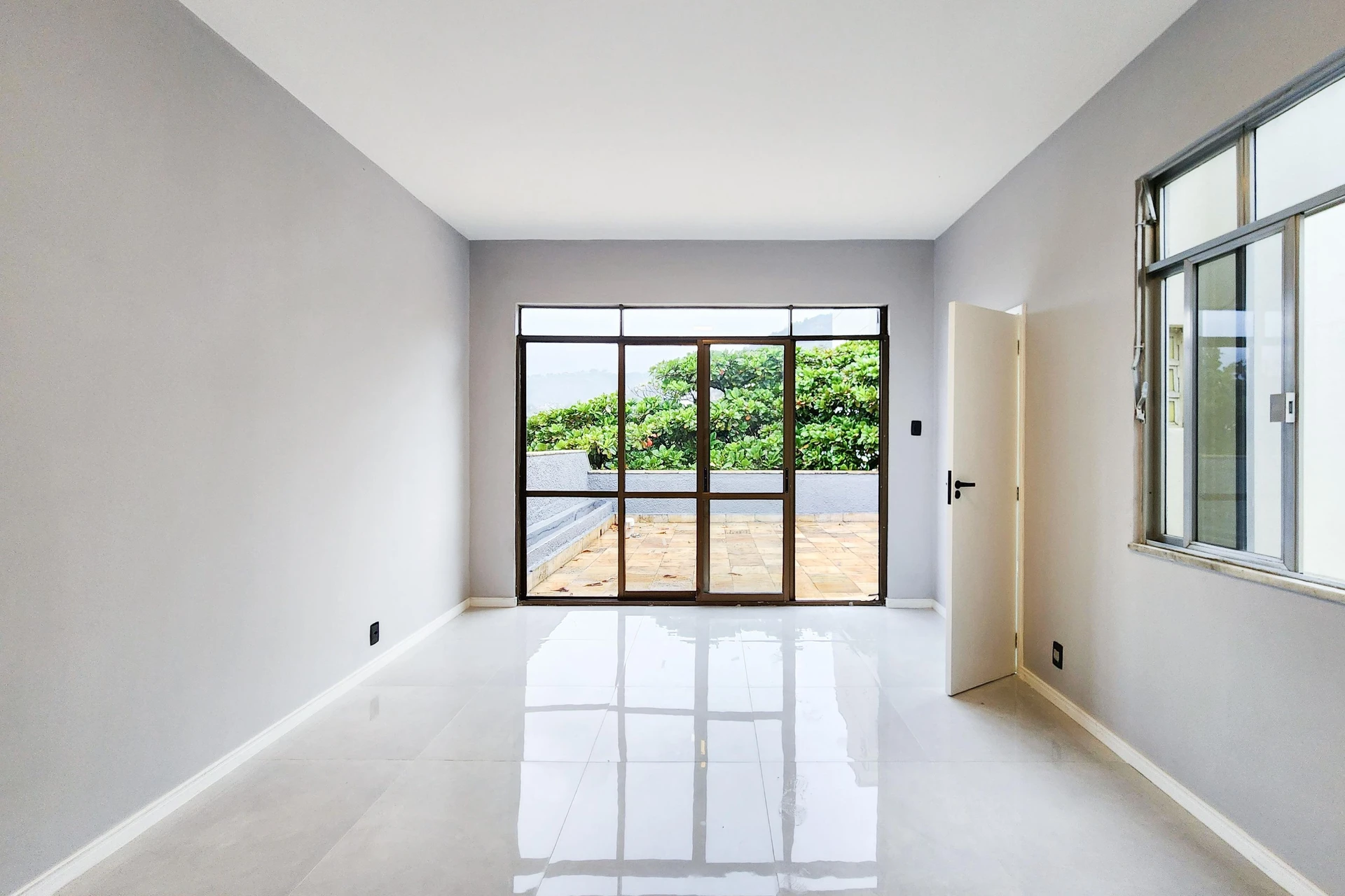 5-bedroom apartment with a mountain view in Rio de Janeiro — photo 38