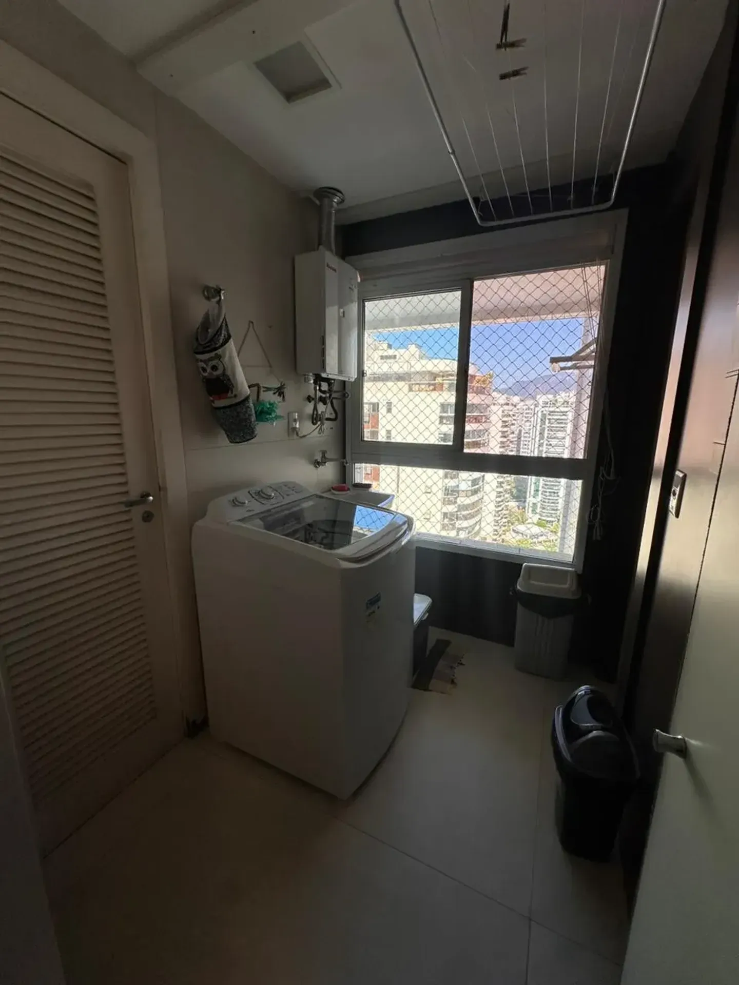 Apartment with balcony and built-in grill — photo 42