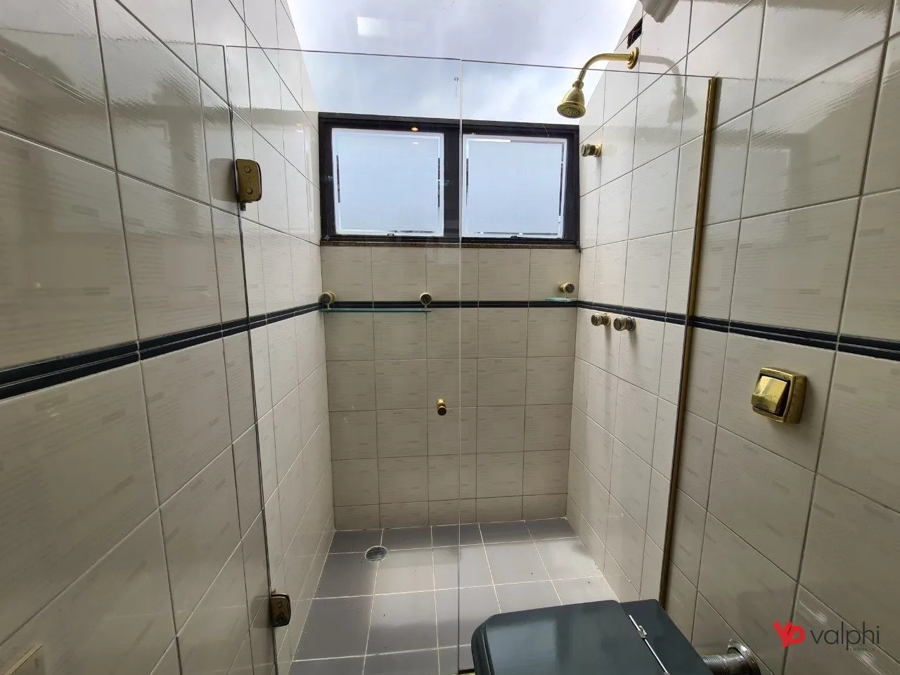 Condo house with 3 en-suite bedrooms and private garden — photo 18