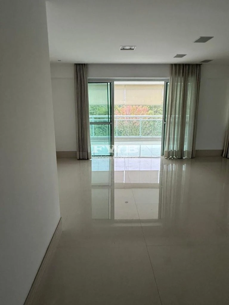 162 m² apartment with 4 bedrooms and 3 en-suites — photo 18